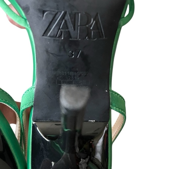 ZARA Green satin open toe heels. - Picture 5 of 6